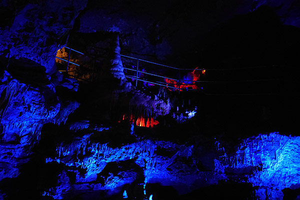 created_in_absolute_darkness_over_thousands_of_years_light_transforms_the_devils_cave_in_pottenstein_into_a_visibly_bizarre_world